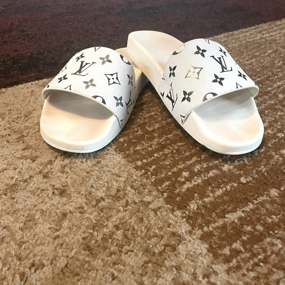 Louis Vuitton White Monogram Slides